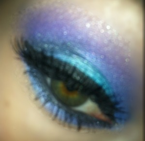 Mermaid inspired eyeshadow using bh cosmetics 88 shimmer palette