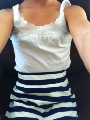 Plain white top with a navy and white striped skirt looks sooo cute!