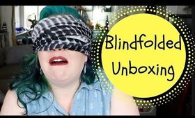Blindfolded Unboxing FabFitFun Fall 2017 Box | VintageOrTacky