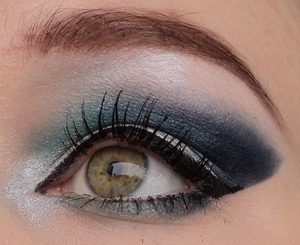 I made this look for a competition using the sleek sparkle 2 palette.