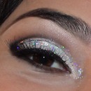 Glitter eye