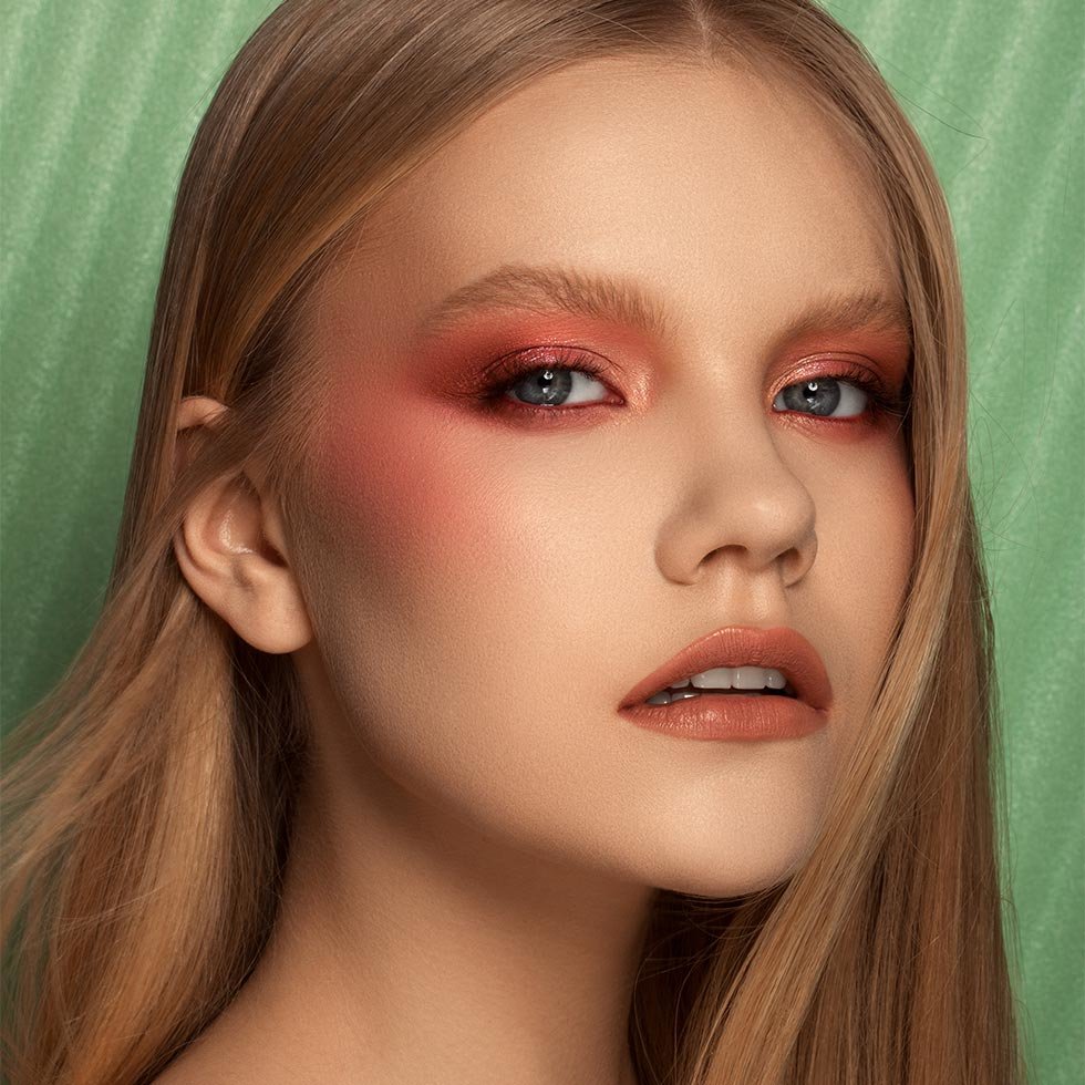 Natasha Denona Coral Palette Model