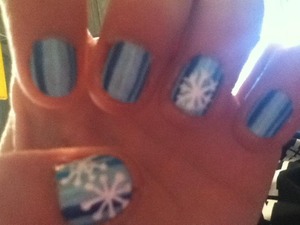 Snowflake nails! 