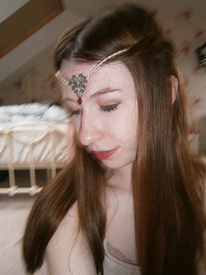 I know its not a good picture but the circlet is so pretty :)