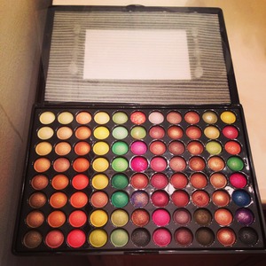 The love of having new makeup pallettes.! 😍 BH Cosmetics 🎨