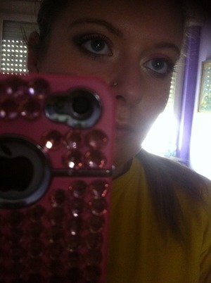 Pinky eyes and nude lips:)