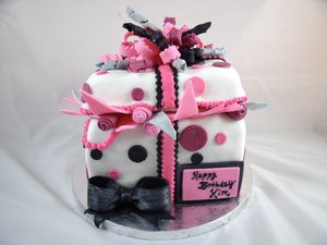 Creative Cakes By KeeKee