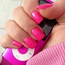 neon pink nails