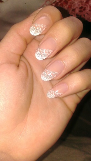 Gel nails with lace pattern
