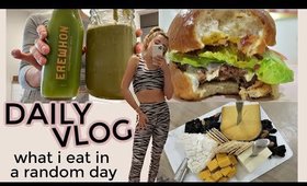 What I EAT in a DAY - Daily Vlog! Lauren Elizabeth