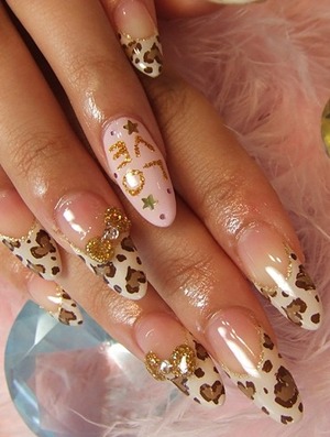 cute leopard nails 