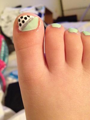 Little sisters toes :)