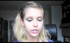 Twiggy Makeup Tutorial