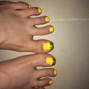 Yellow toes! 