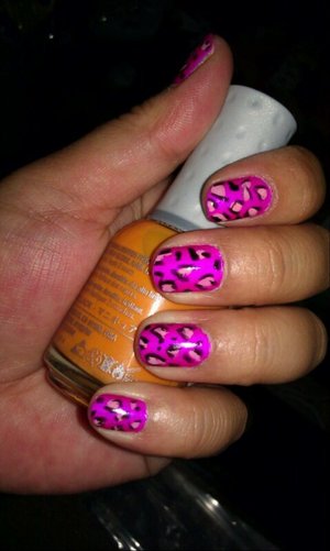 hot pink leopard nail art