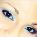 Blue Eyeliner 