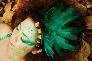 My "Dryad Concept" , I choose the color tone with light green color and dark green color , on the cheek I paint the green sweet pattern for the celeb look.