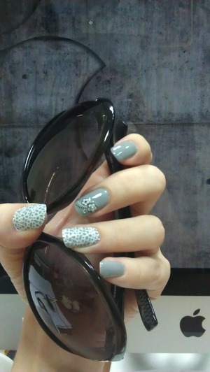 #natural nails; #grey polish; #nail stickers