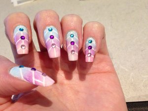 This was a design I saw a while back and I just had to try it. I can't remember who designed it, but I saw it either in the magazine or on the website of Nail It.