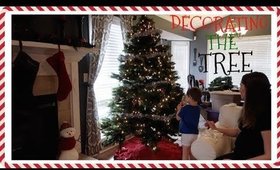 VLOGMAS 2017 DAY 8 | DECORATING THE CHRISTMAS TREE