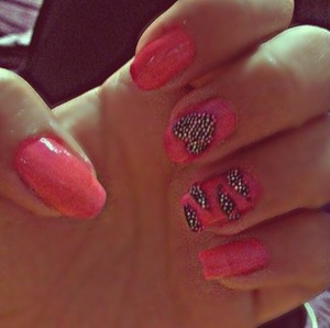 pink caviar nails