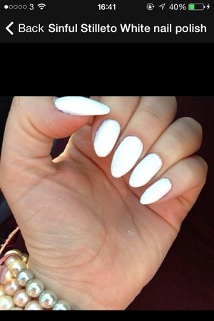 Simple but neat looking nails!
