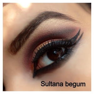 Double wing eyes using mac orange pigment, gold and red.. 

Follow me on Instagram @sullymalik