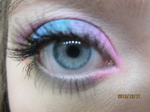 I was just kinda of messing around before I left the house and came up with this colorful look. 