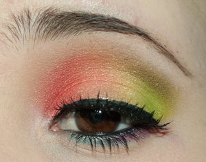 Real quick rainbow eye look I did for pride month. 