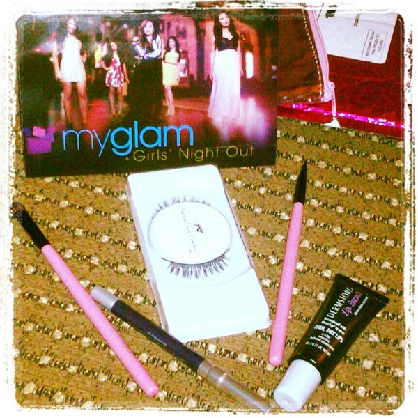 Urban Decay 24/7 glide on pencil in Ransom Dermstore Lip Quench two MyGlam brushes' small shader