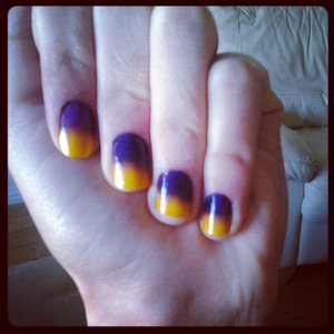 yellow and purple ombre nails ?