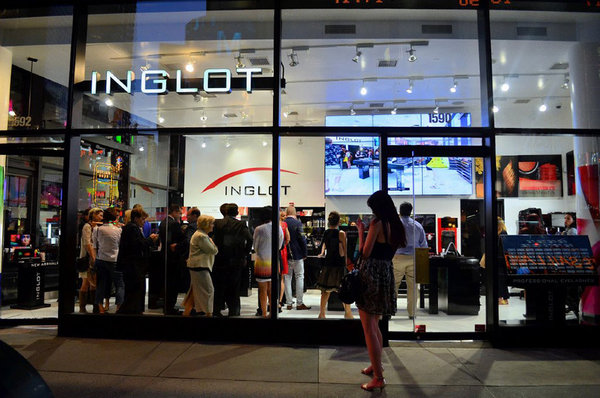 Omsorg beslag Fordampe Beauty History Lesson: Inglot Cosmetics, from Pharmaceutical Factory to  Makeup Giant | Beautylish