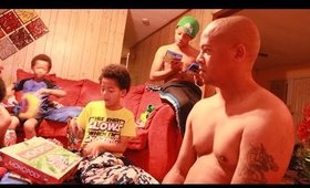 Kids Up wrapping Gifts