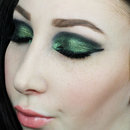 St. Patrick's Day Makeup Look (Smokey Green Eye)