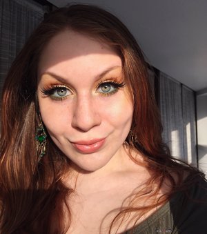 Just in time for St. Patty's day tomorrow ;)! Sorry for the double post, but loved my makeup. 
http://theyeballqueen.blogspot.com/2017/03/golden-saint-patricks-day-makeup-look-w.html