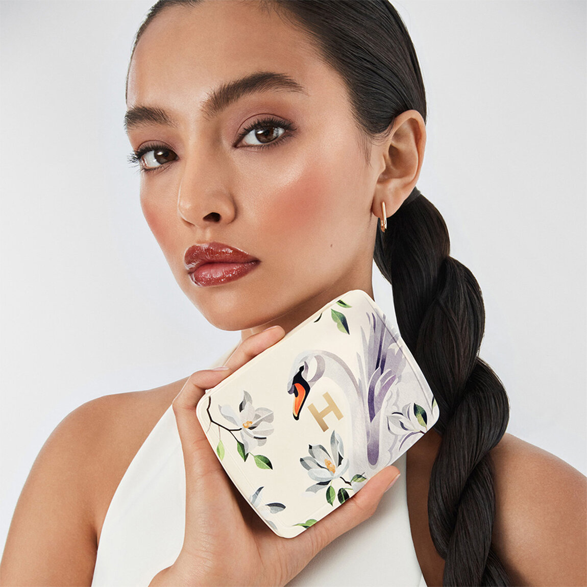 Hourglass Ambient Lighting Edit Unlocked - Swan | Beautylish