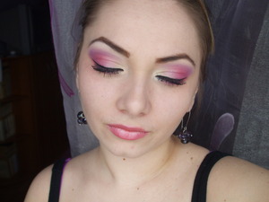 http://makeupbybyutzika.blogspot.com/2011/03/spring-tag-what-im-using-right-now.html