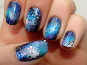 Saw these on a pic... And just had to try them! So i went to the nail salon and... I just love them!