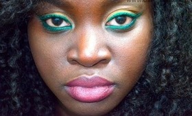 Neutral eye with Green/ Emerald Liner