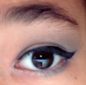 Here is a dramatic eye makeup look I just did  a few minutes ago..What do you think? Should I do a tutorial on it? :)