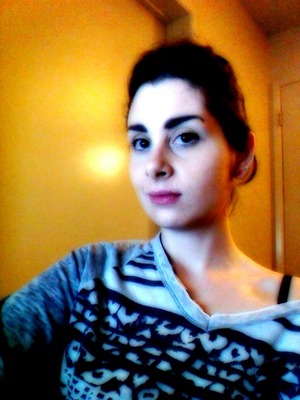 Plain look not much makeup needed. Audry Hepburn inspired. Used only mascara and eyebrow pencil.