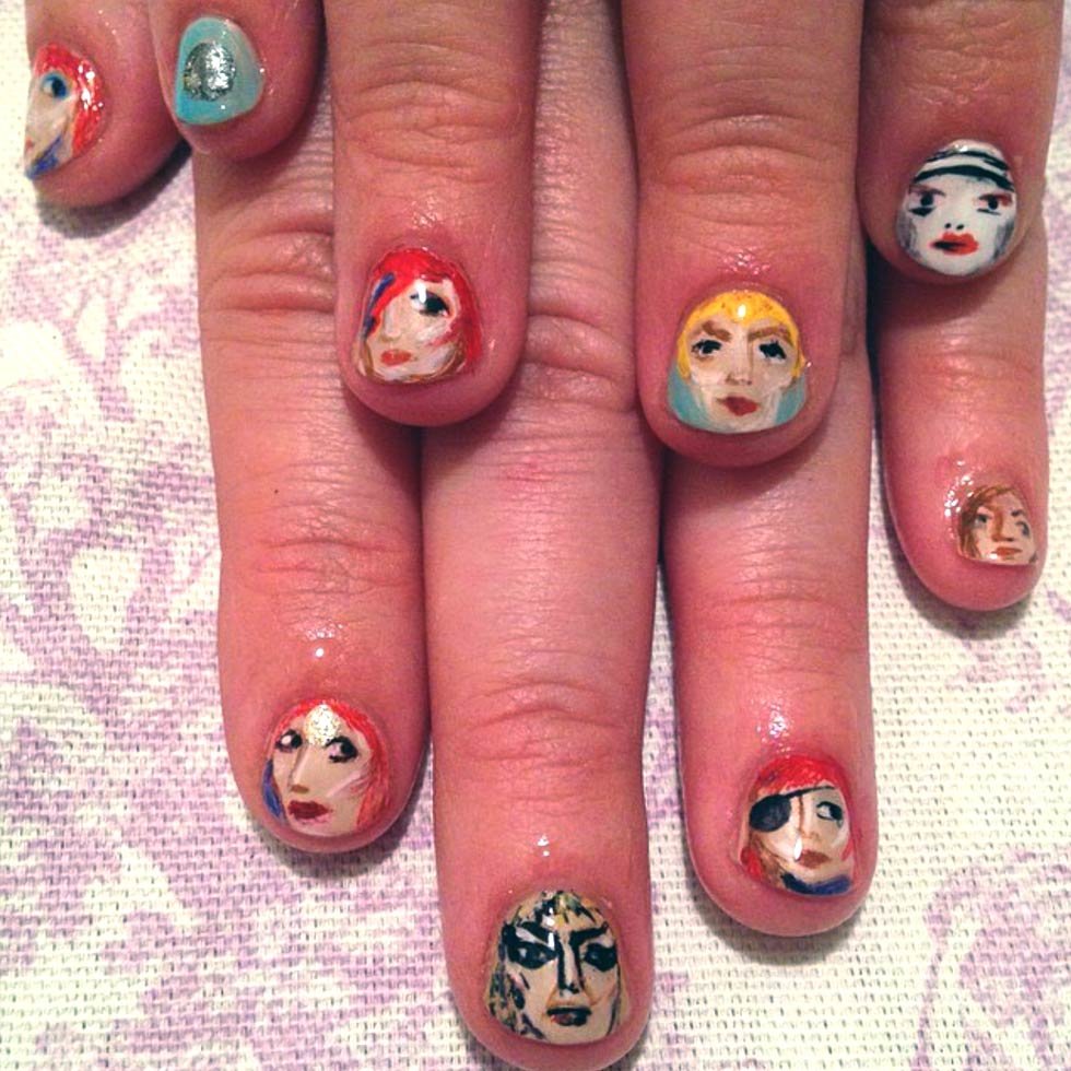 Emoji With Long Eyelashes And Nails - Intaanetto Wallpaper