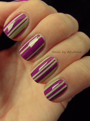 http://arvonka-nails.blogspot.sk/2013/01/nechty-la-tapeta-na-stene.html