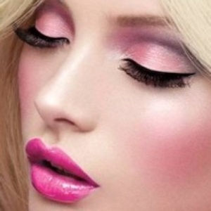 Got inspired to try a pretty Barbie look while I was babysitting--I gotta try this!