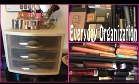 Everyday Organization: Makeup Storage