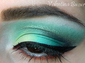 http://valentinabucur.blogspot.ro/2013/05/make-up-green.html