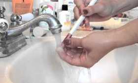 How I Clean my PrettyandCute Makeup Brushes