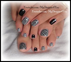 Easy Toenail Art Design | Grey Fishnet Pedicure #mydesigns4you #nailart #nails #toenailart #pedicure #grey #glitter 