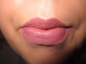 essence lip liner in soft mauve, your lips but better colour :) 