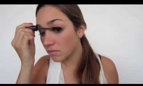 Tendencias de primavera - maquillaje pop de color